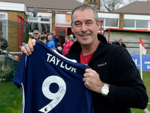 Supporting image for story: West Brom heroes Bob Taylor and Geoff Horsfield line up for hospice charity match