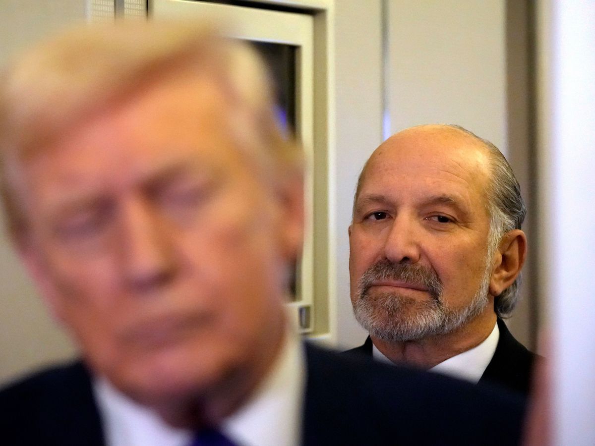 US commerce secretary acknowledges meeting Epstein after his conviction