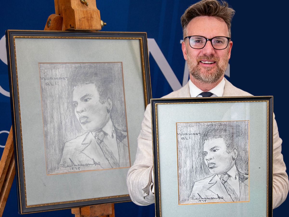 Bargain Hunt star Charles Hanson set to auction off rare portrait of boxing legend Muhammad Ali at four-day event