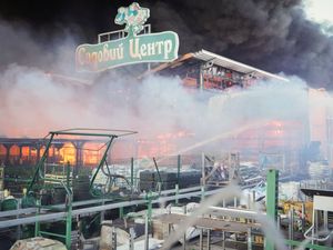 Supporting image for story: Russia attacks Ukraine’s power grid as Kyiv’s drones target enemy oil depots