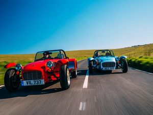 Supporting image for story: Caterham reveals retro-themed Super Seven 1600