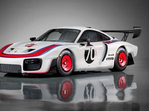 Supporting image for story: Porsche reveals limited-edition 935 as tribute to classic racer
