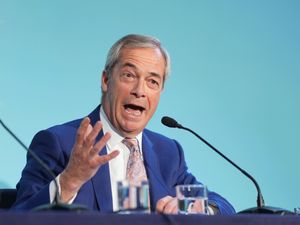 Supporting image for story: Starmer calls on Farage to explain allegations about his schooldays