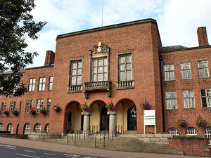 Supporting image for story: £800-a-day temporary Dudley Council chief to remain in post