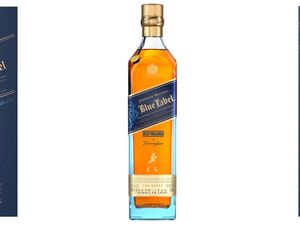 Supporting image for story: A limited edition Scotch whisky has been unveiled at Selfridges in Birmingham with an iconic West Midlands touch