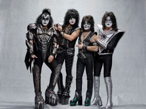Supporting image for story: Kiss confirm last ever UK dates as part of End Of The Road tour