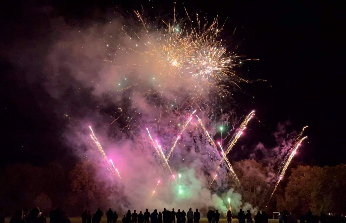 Bangers and sparklers - the remaining annual firework displays and bonfires in the Mid Wales area this week