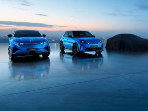 Supporting image for story: Alpine confirms 2+2 electric model and A110 convertible as part of seven-car attack on sports car market