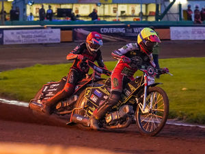 Supporting image for story: Wolves at the double to go 13 points clear at top