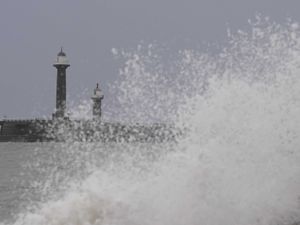 Supporting image for story: What can I do to stay safe during Storm Eunice?