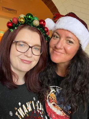 Lorna with best friend Lyndsey.