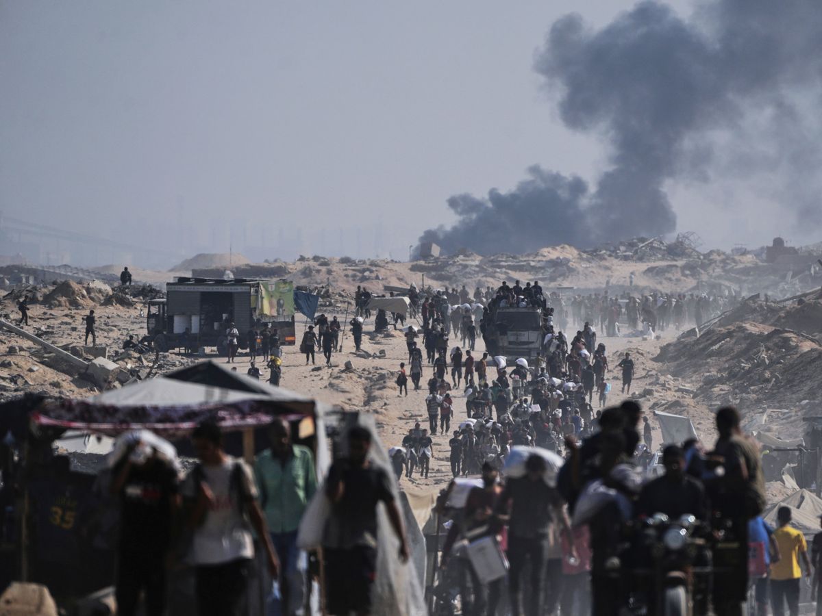 Four Palestinians killed seeking aid as famine death toll rises