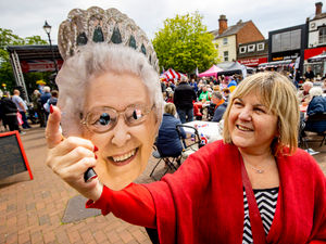 Supporting image for story: Hundreds of people turn out for Platinum Jubilee celebration in heart of Cannock