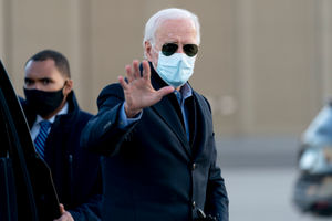Democratic presidential candidate Joe Biden struggles to string a sentence together at times