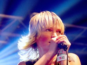 Supporting image for story: BBC removes Billy Nomates clip on Twitter Glastonbury post after online abuse