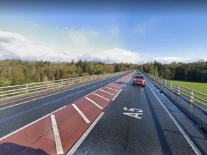 Supporting image for story: Rolling roadblock for repairs leads to long traffic queues on main road on Shropshire border