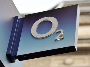 Supporting image for story: O2 investigating network outage