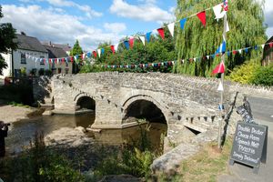 Clun Bridge. (Photo: Jeff Buck, CC BY-SA 2.0 via Wikimedia Commons)