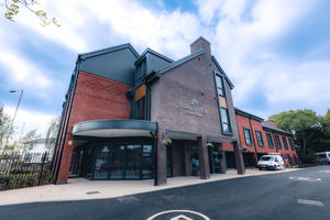 Stunning Iverley View 