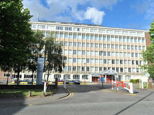 Supporting image for story: Electricity company to axe 580 jobs