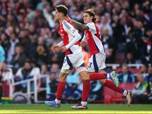 Supporting image for story: Arsenal hit back to see off Southampton and keep the pace at the top