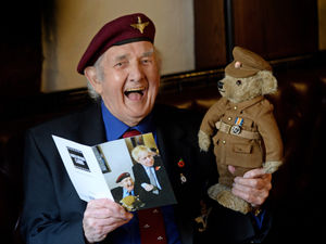 Supporting image for story: Veteran Arthur's birthday surprise - a card from Number 10
