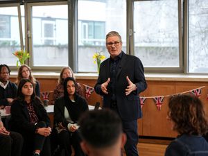 Supporting image for story: Starmer pledges to act in ‘months not years’ to protect children on social media