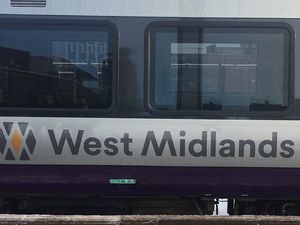 Supporting image for story: Signal problem brings wide-spread disruption for train commuters