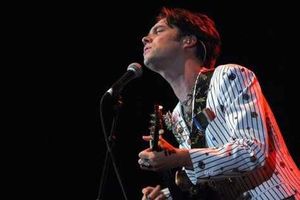 Supporting image for story: Silence for fans as Rufus dazzles