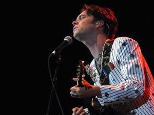 Supporting image for story: Silence for fans as Rufus dazzles