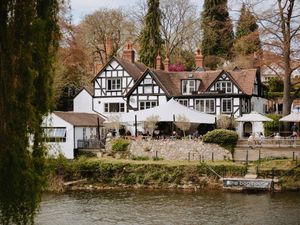 Supporting image for story: 'Brilliant' Shrewsbury named third best place in England for a pub crawl