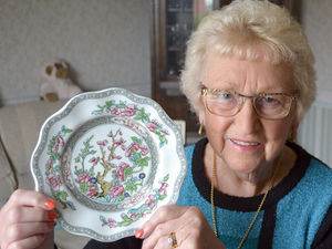 Supporting image for story: A Coalport plate full of family memories