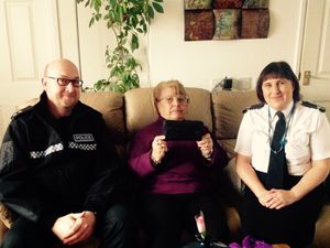 Supporting image for story: Woman reunited with purse after theft in Telford 