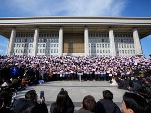 Supporting image for story: South Korea’s opposition parties submit motion to impeach president Yoon