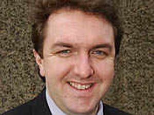 Supporting image for story: Anger at bonus for officials