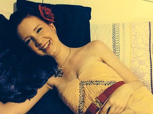 Supporting image for story: Eloise Parry: Toxic homemade slimming pills 'led to Shrewsbury student's death'