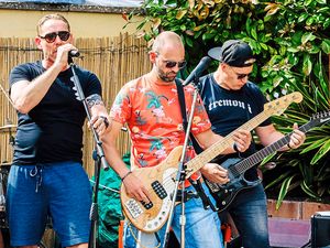 Supporting image for story: Thousands delight in Bridgnorth festival fever