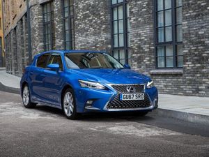 Supporting image for story: UK Drive: The Lexus CT200h remains a viable choice for urban drivers, but less so for long-distance motorists