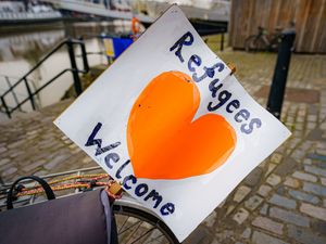 Supporting image for story: UN agency warns UK not to match Ukrainian women and children with single men