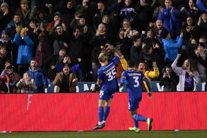 Jason Cummings of Shrewsbury Town celebrates after scoring a goal to make it 2-2 (AMA)