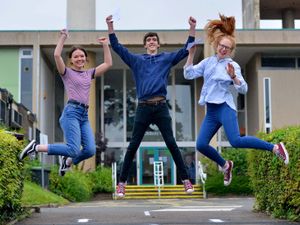 Supporting image for story: Students to be 'staggered' when collecting exam results from schools