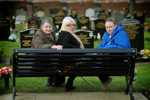 Mandy is pictured with mum Pearl Wolter and daughter Laura Jones