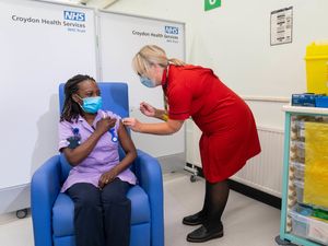 Supporting image for story: Confusion as fifth think double-jabbed Covid contacts should ‘do nothing’