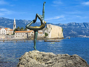 Supporting image for story: Tailor-made cruise