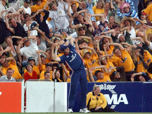 Supporting image for story: Ex-England cricketer Ronnie Irani set for Oswestry talk