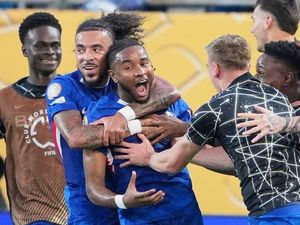 Supporting image for story: Chelsea book Club World Cup quarter-final spot after long weather delay