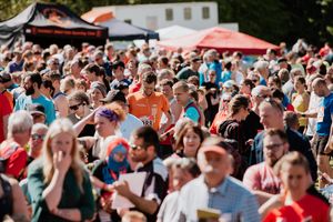 The Market Drayton 10k enjoyed glorious weather and huge crowds last year