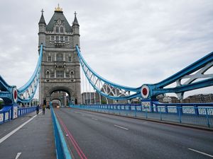 Supporting image for story: Rush hour traffic jams plummet, figures show