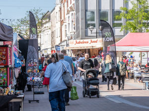 The festival brought hundreds of people to the town centre. Photo: Ian Knight / Z70 Photography