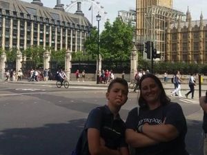 Supporting image for story: UK visa scheme ‘asks if four-year-old Ukrainian is a terrorist’